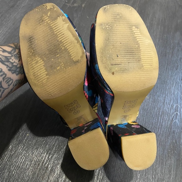 🎉 SOLD 🤘 - Picture 3 of 4